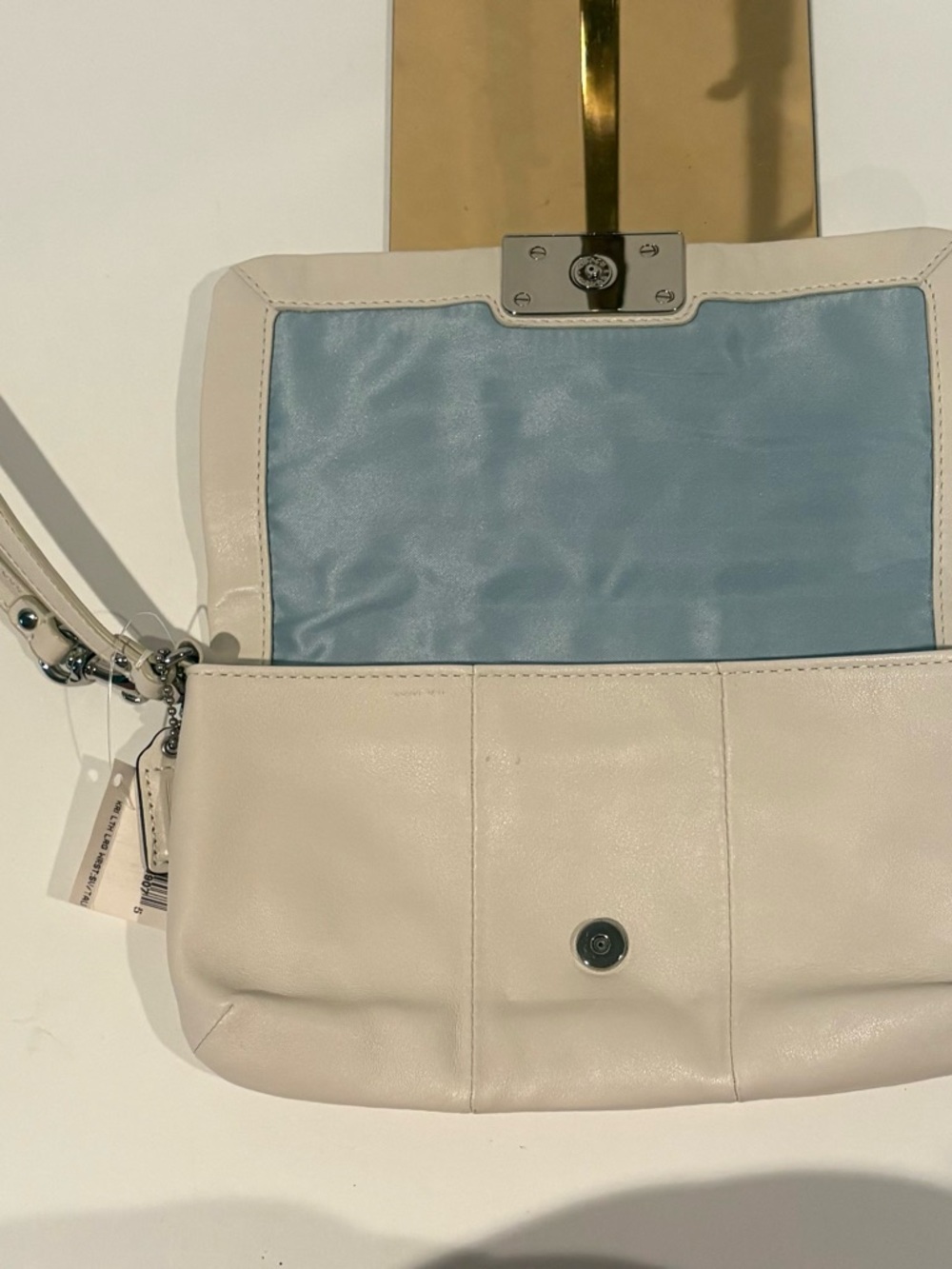 NWT coach off white leather large wristlet - Picture 6 of 8